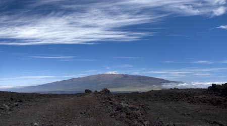 What are some facts about volcanoes in Hawaii?